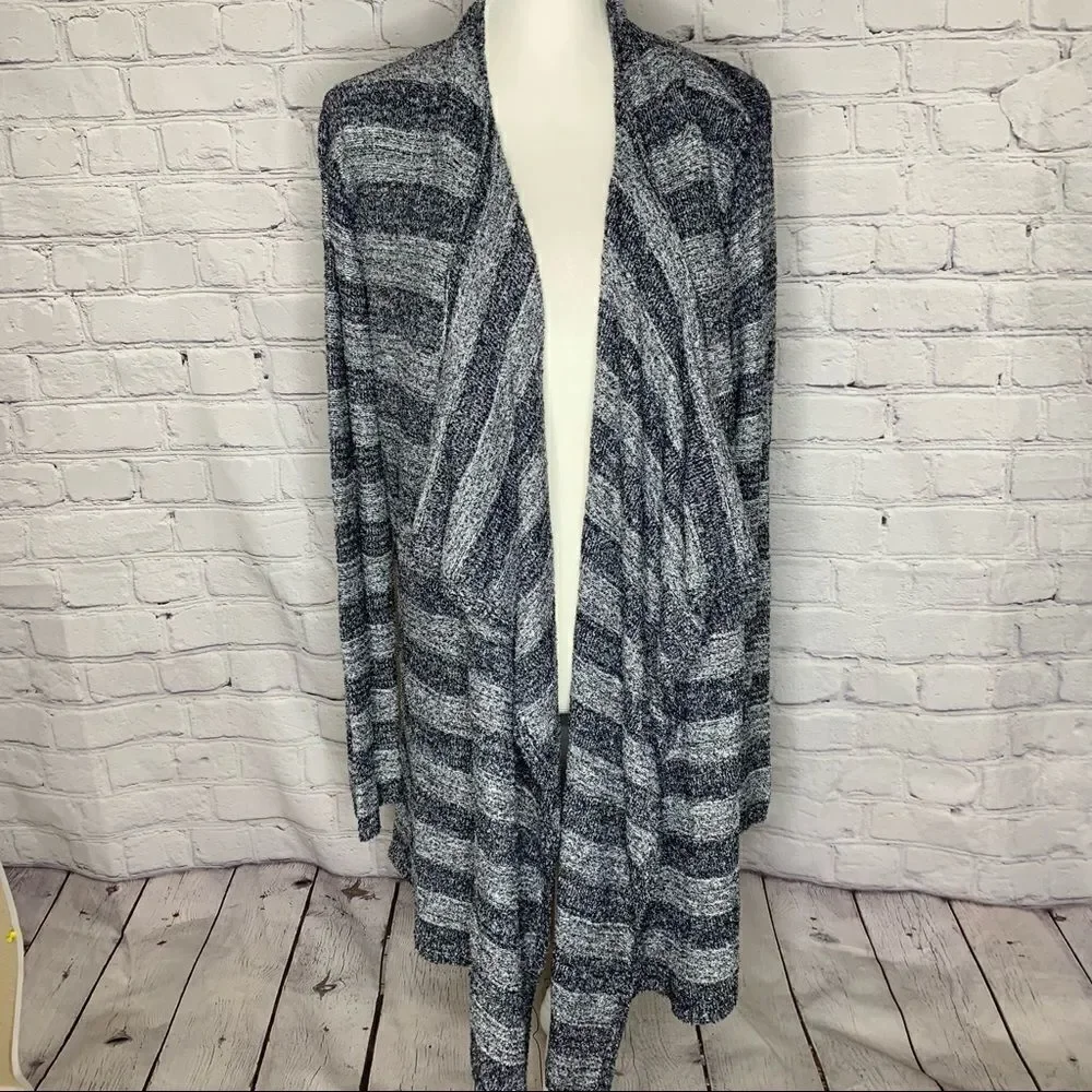 BAREFOOT DREAMS Bamboo Chic Lite Knit Calypso grey striped